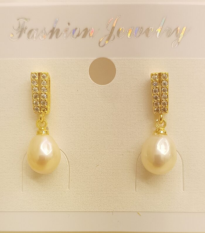 Pearl Earring